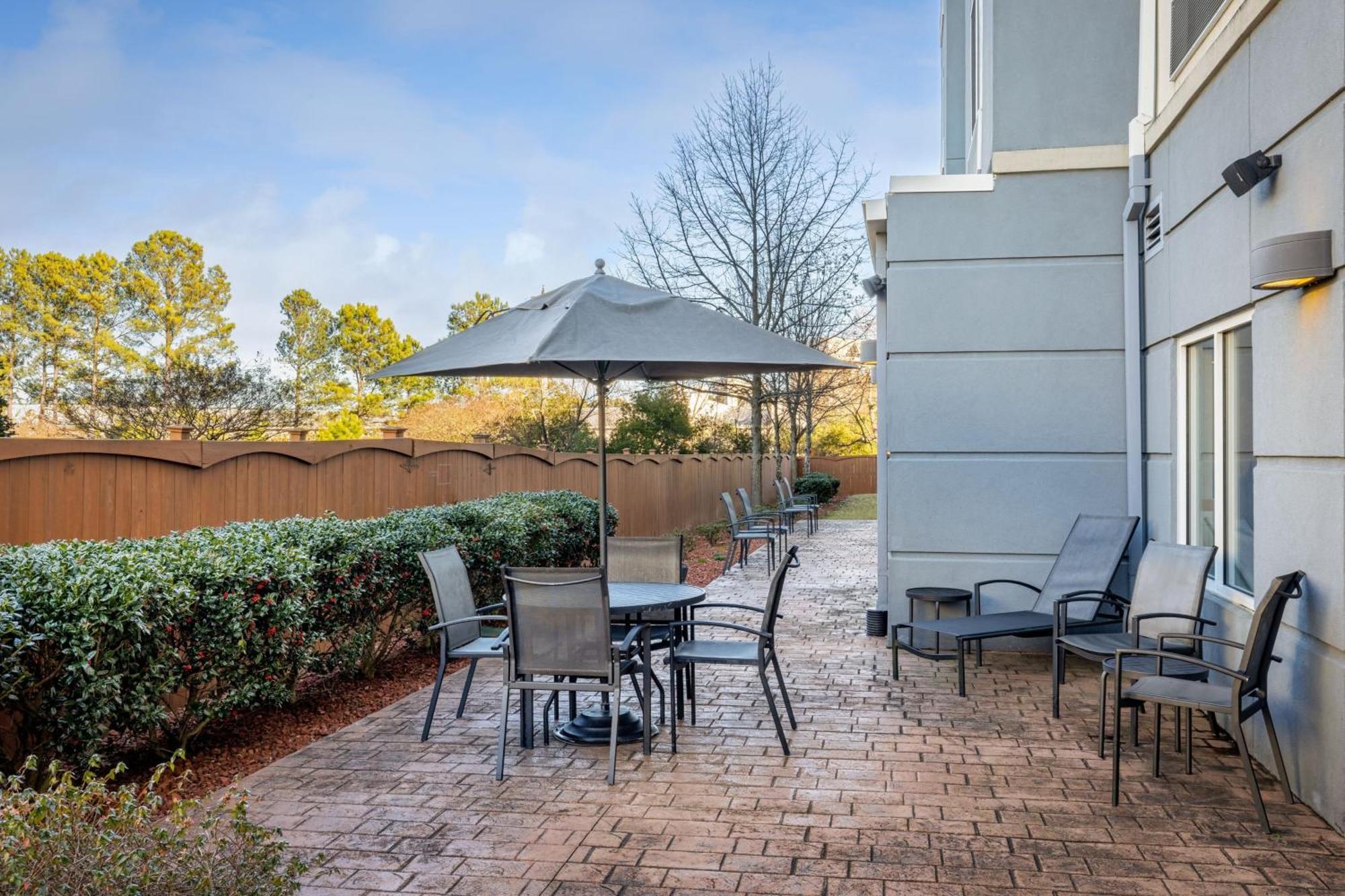 Fairfield Inn & Suites By Marriott Smithfield Exterior photo