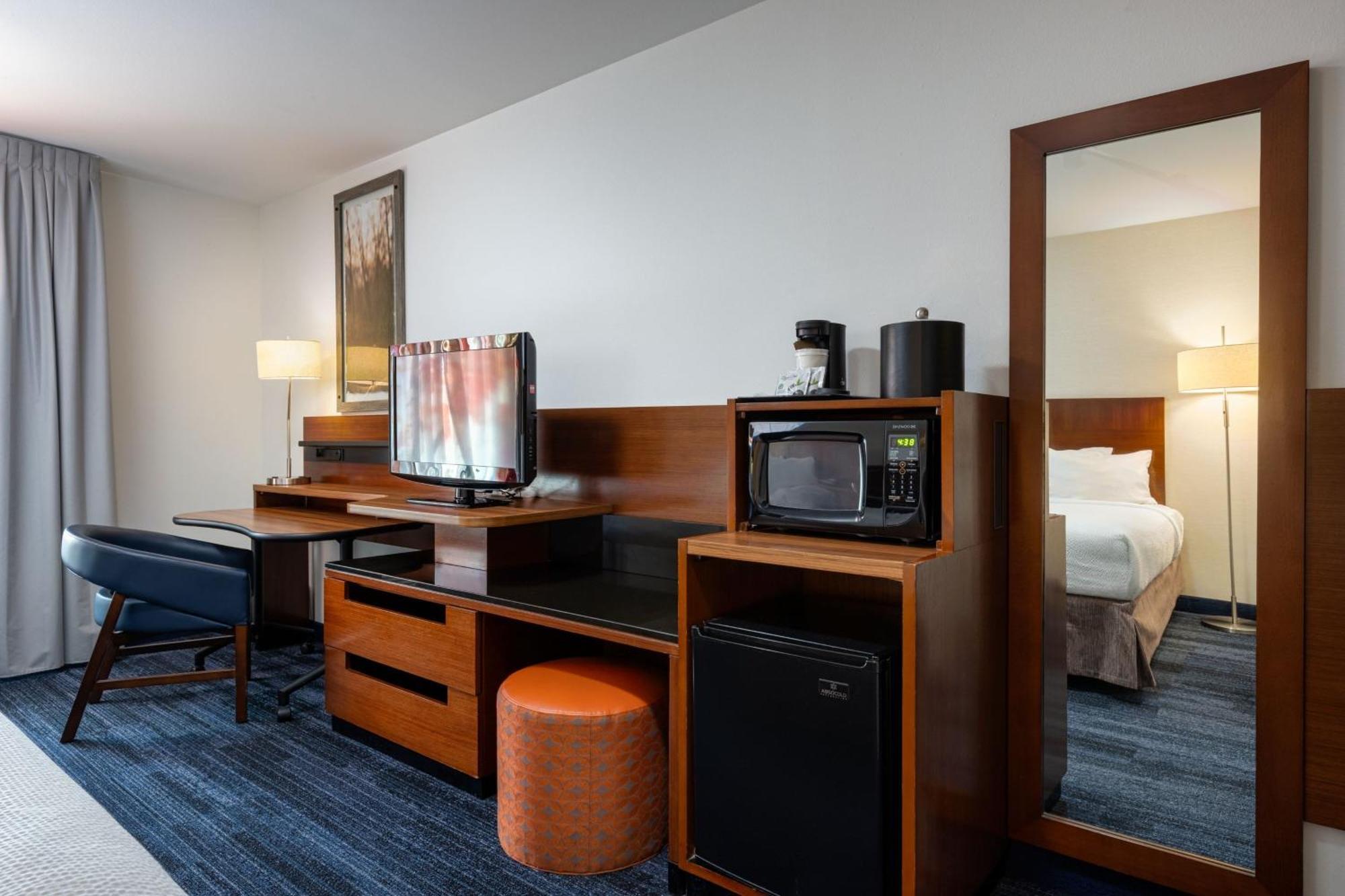 Fairfield Inn & Suites By Marriott Smithfield Exterior photo