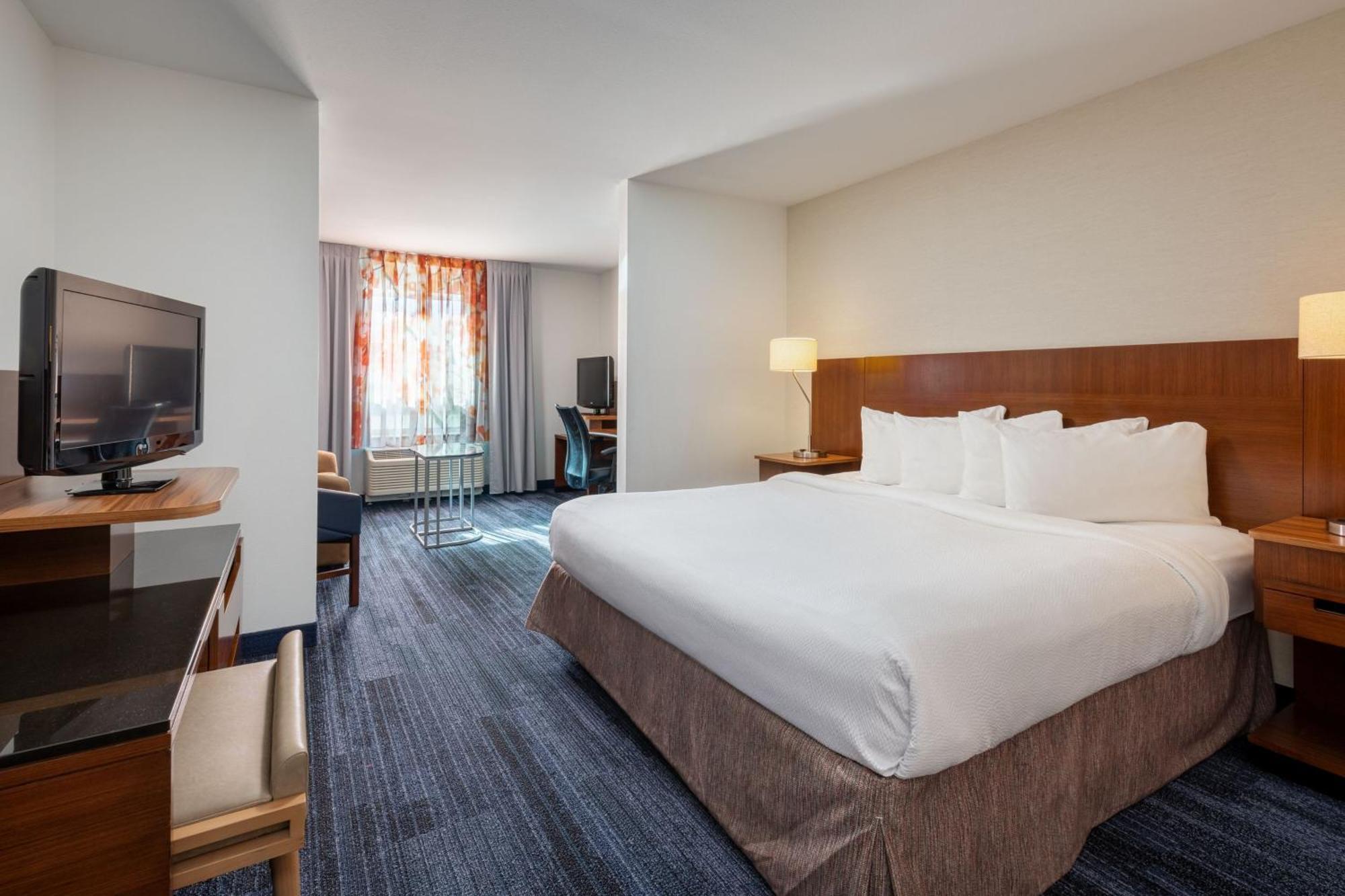 Fairfield Inn & Suites By Marriott Smithfield Exterior photo