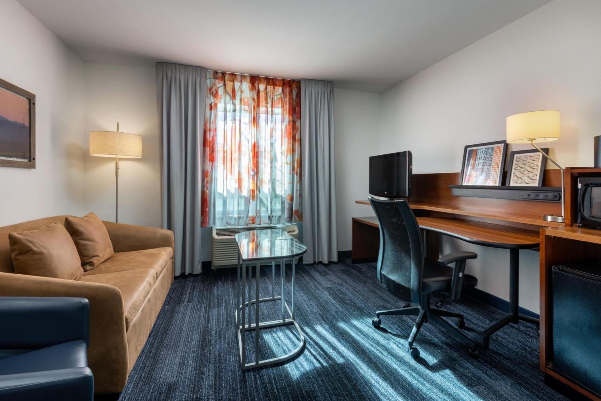 Fairfield Inn & Suites By Marriott Smithfield Exterior photo