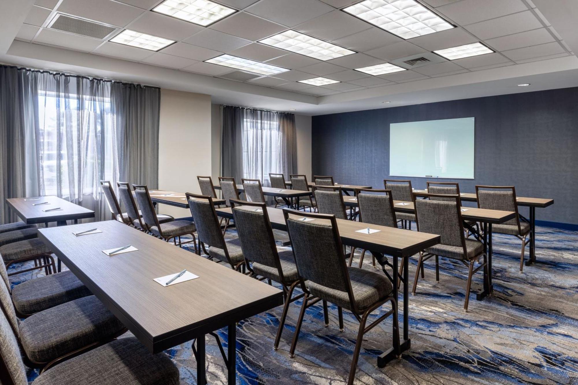 Fairfield Inn & Suites By Marriott Smithfield Exterior photo